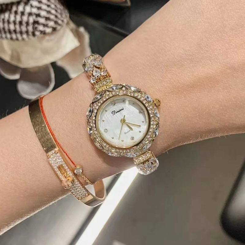 Luxury Watch Value - ساعة سوار نسائية رائعة وأنيقة على