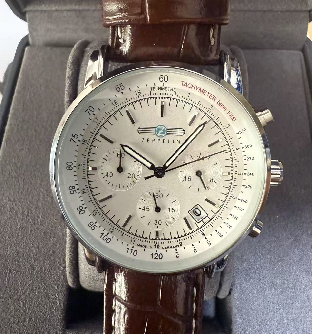 ساعات يد عصرية للزوجين من ZEPP - مراجعة Luxury Watch Wallpaper وسعره