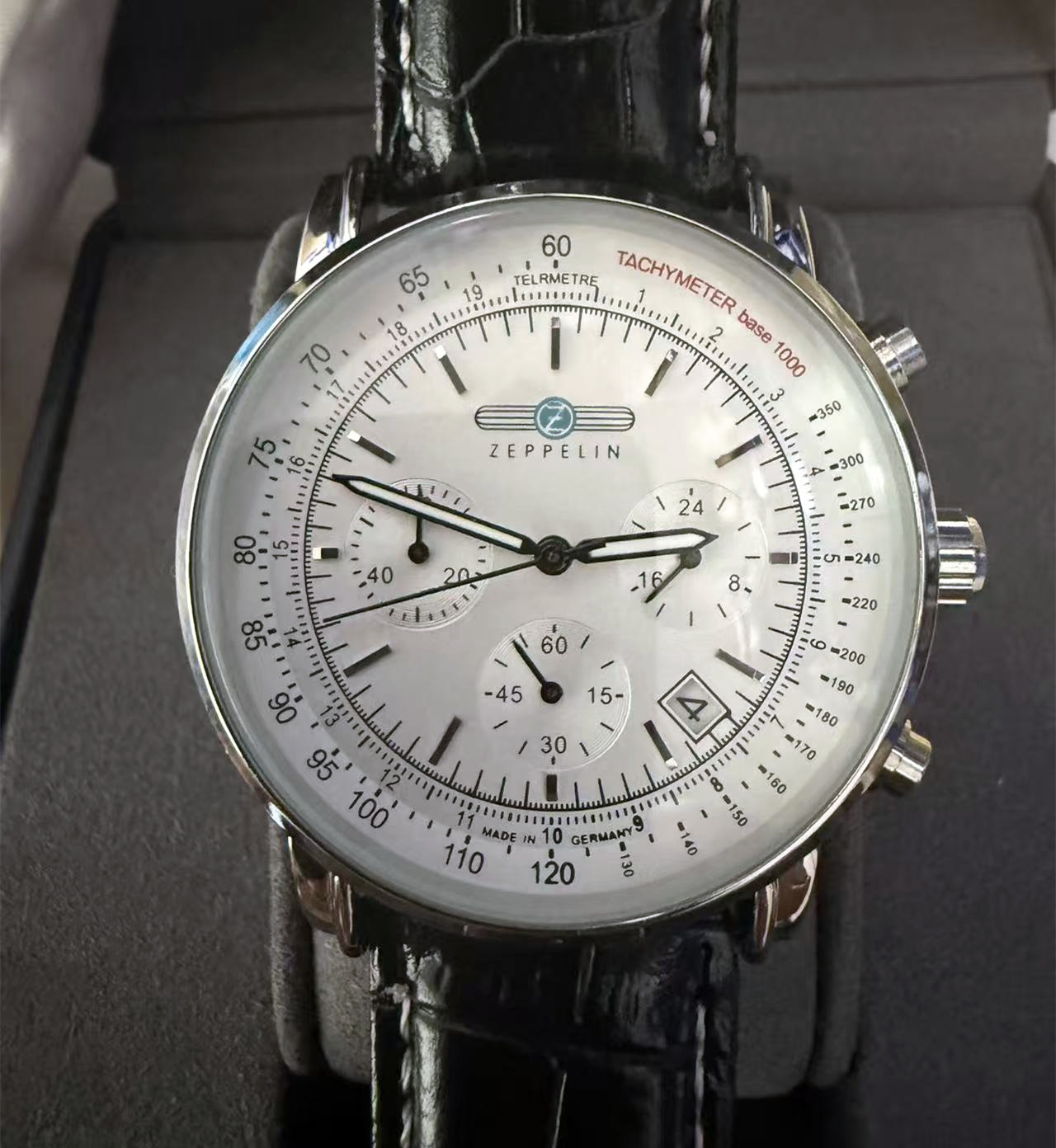 ساعات يد عصرية للزوجين من ZEPP - مراجعة Luxury Watch Wallpaper وسعره