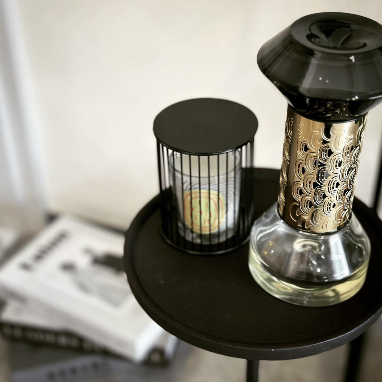 Diptyques الساعة الرملية الناش - مراجعة Table Watch Luxury وسعره