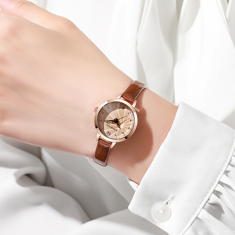 ساعة نسائية، ساعة كوارتز أنيقة - مراجعة Luxury Watch Value وسعره