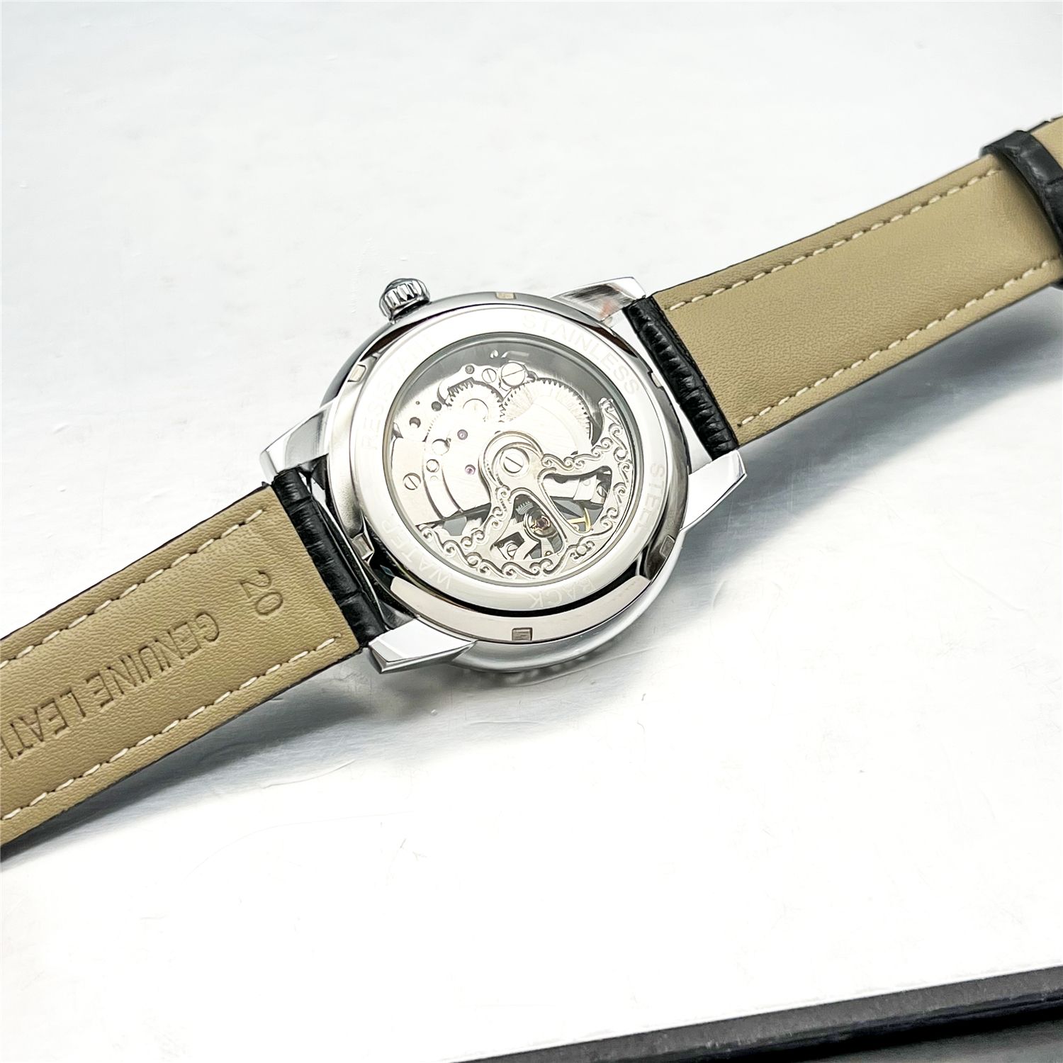ساعة يد رجالية ميكانيكية أوتوم - مراجعة Luxury Watch Value وسعره