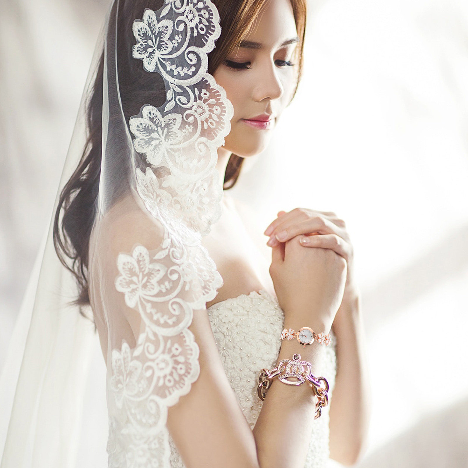 ساعة أنيقة بسوار أبيض مقاومة ل - مراجعة Luxury Watch Women وسعره