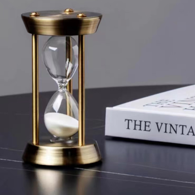 العد التنازلي للساعة الرملية ا - مراجعة Table Watch Luxury وسعره