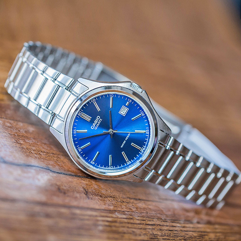 ساعة كاسيو للرجال بتصميم بسيط  - مراجعة Luxury Watch Casio وسعره