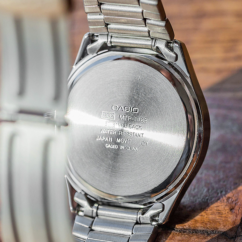 ساعة كاسيو للرجال بتصميم بسيط  - مراجعة Luxury Watch Casio وسعره
