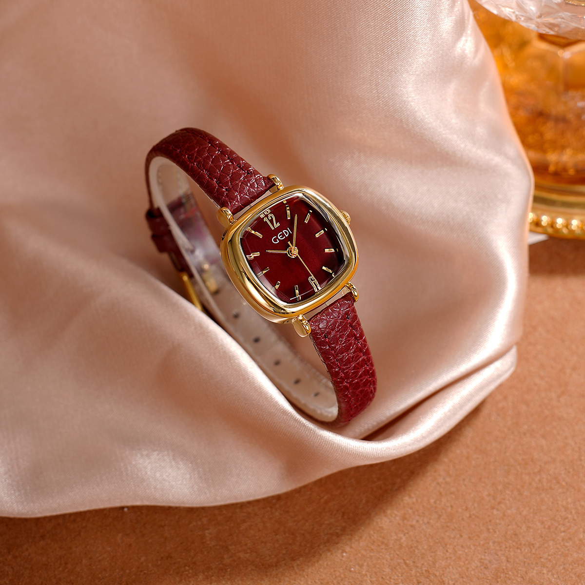 UTHAI 61018 CQ490 البساطة، قيم - مراجعة Luxury Watch Value وسعره